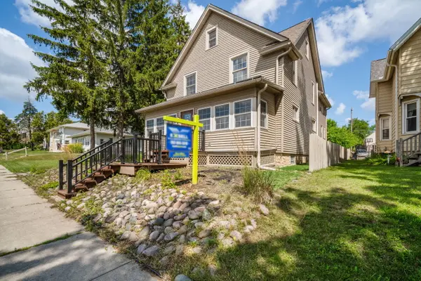 N88W16226 Park Blvd, Menomonee Falls, WI 53051