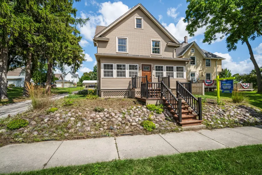 N88W16226 Park Blvd, Menomonee Falls, WI 53051 - #2