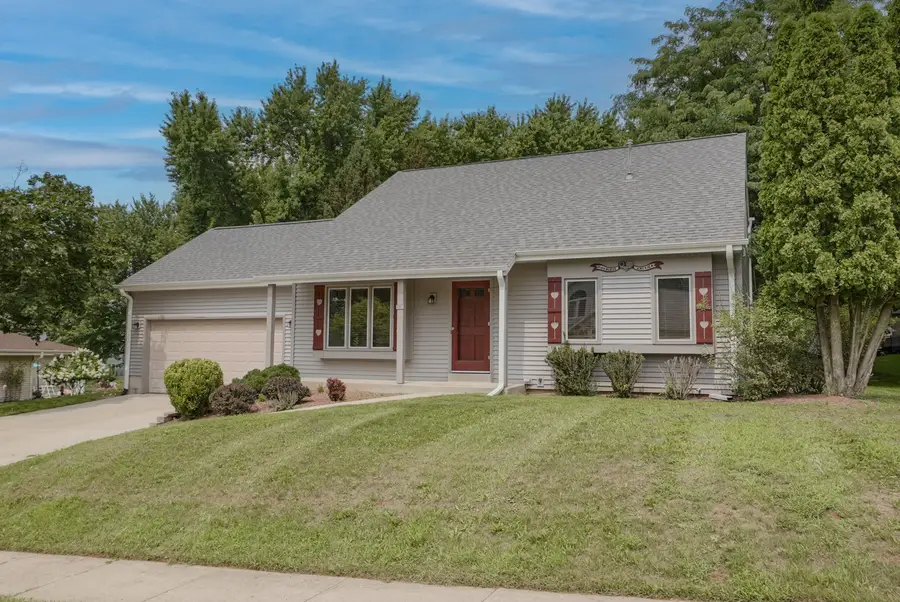 980 Bartlett Dr, Oconomowoc, WI 53066 - #2