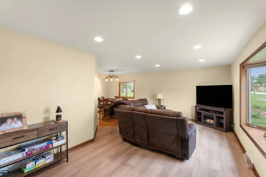 12405 W Euclid Ave, New Berlin, WI 53151 - #3