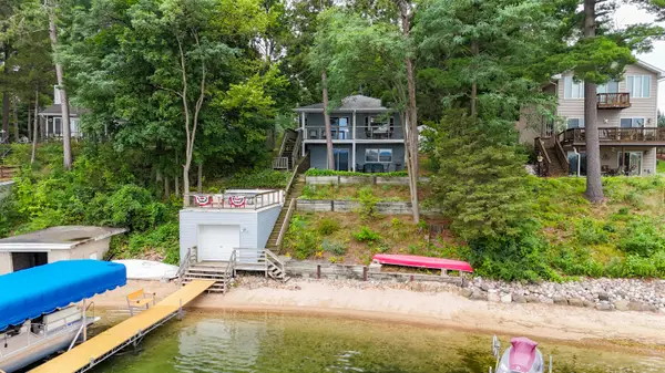 W6909 S Silver Lake Rd, Marion, WI 54982