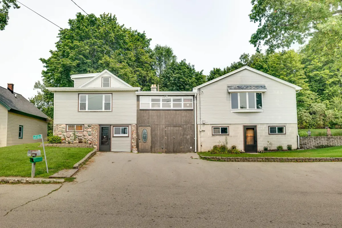 W345S10334 Wambold Rd, Eagle, WI 53149 - #1