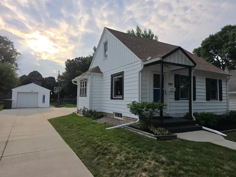 2811 S 88th St, West Allis, WI 53227 - #2