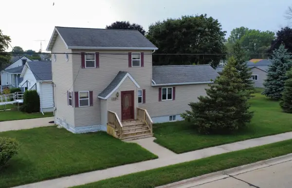 2700 Jackson St, Two Rivers, WI 54241
