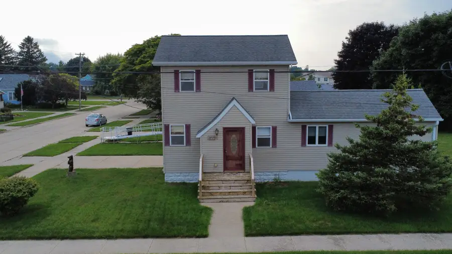 2700 Jackson St, Two Rivers, WI 54241 - #3