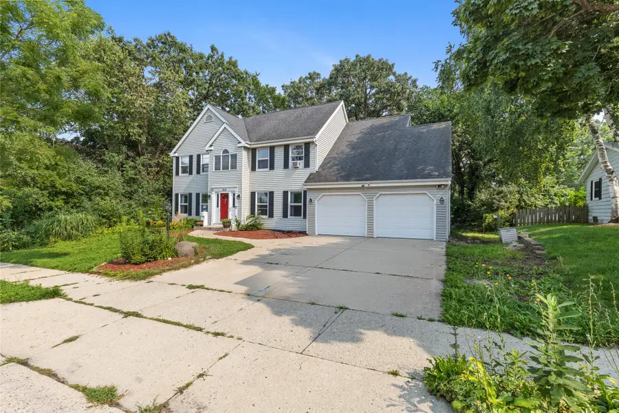 2615 Faringdon Ct, Waukesha, WI 53188 - #2