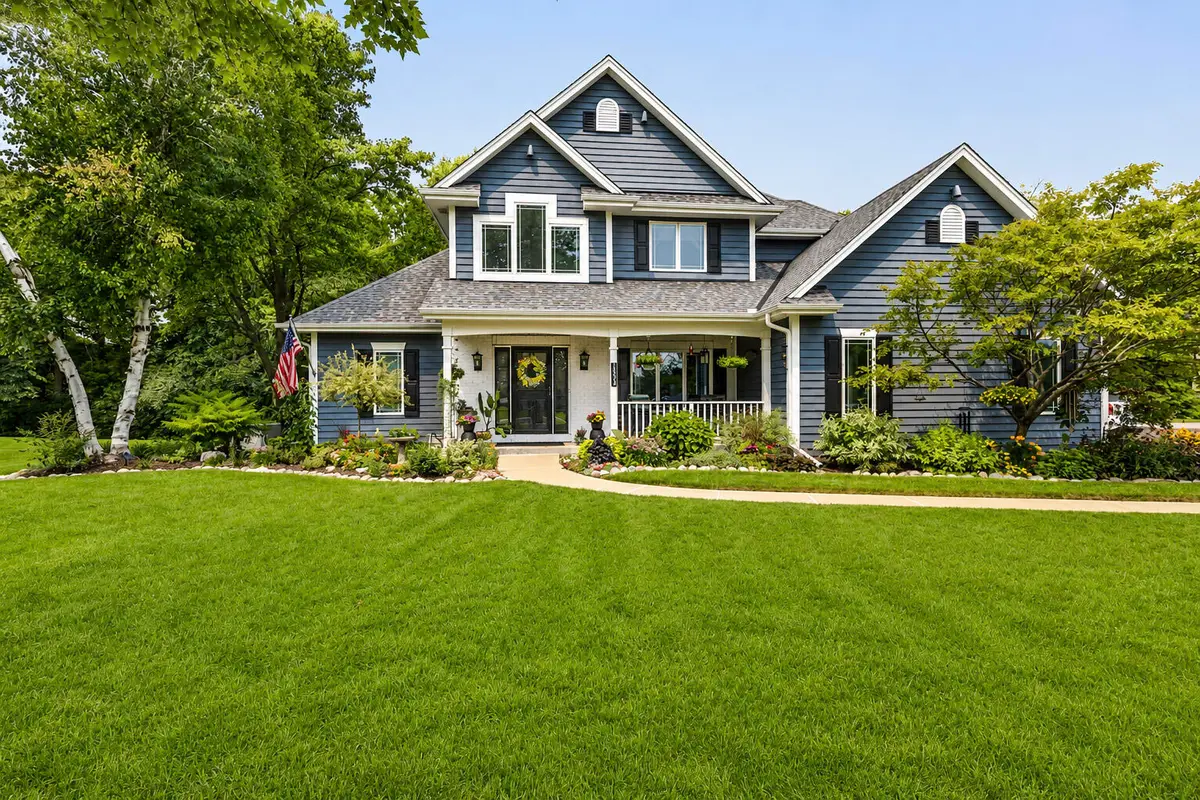 N49W15974 Caitlin Ct, Menomonee Falls, WI 53051 - #1