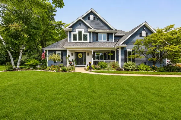 N49W15974 Caitlin Ct, Menomonee Falls, WI 53051
