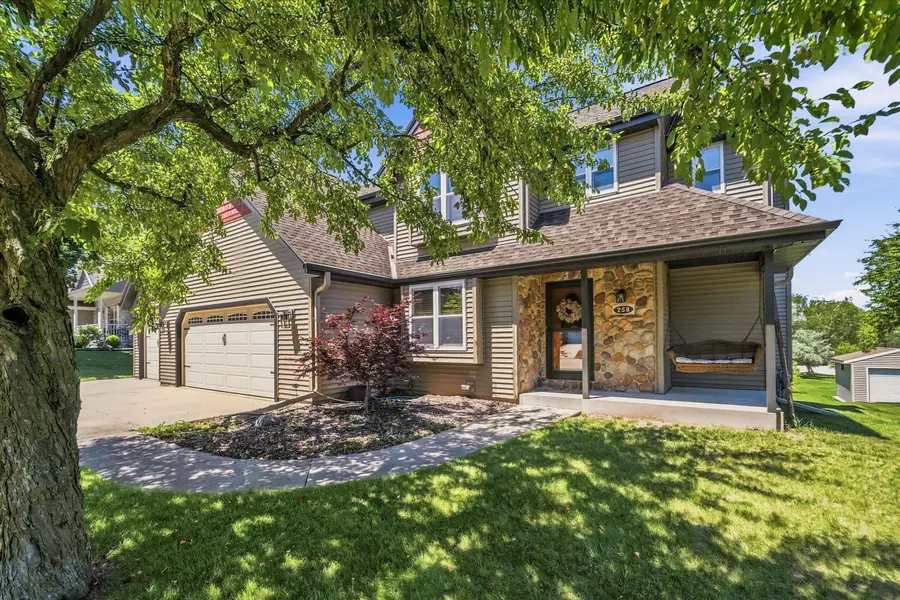 258 Clover Ln, Fredonia, WI 53021 - #2
