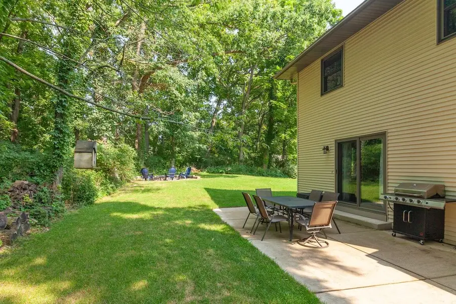 126 N Lapham Peak Rd, Delafield, WI 53018 - #3