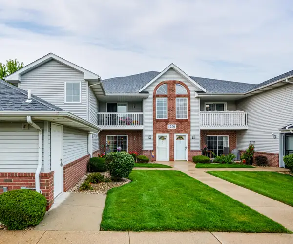 1270 Village Centre Dr, Somers, WI 53144