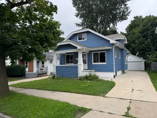 517 Hayes Ave, Racine, WI 53405