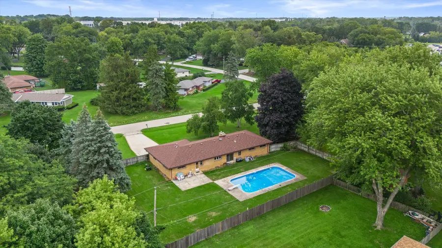 N56W15799 Bette Dr, Menomonee Falls, WI 53051 - #3