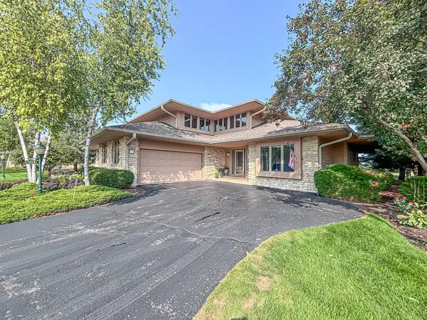 504 N Ponderosa Dr, Hartland, WI 53029