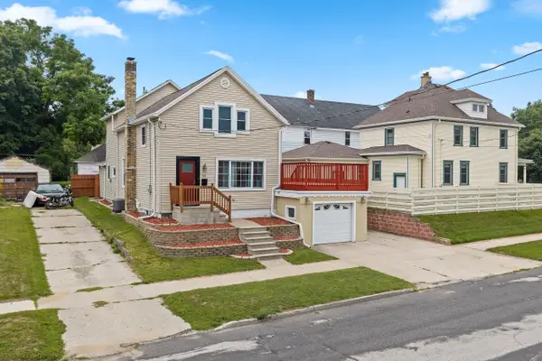 713 Huron St, Manitowoc, WI 54220