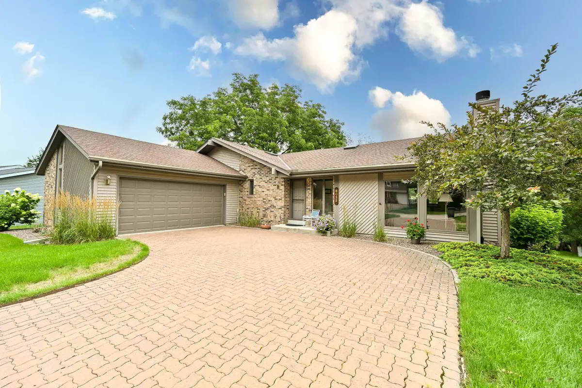 8032 S 66th St, Franklin, WI 53132 - #1
