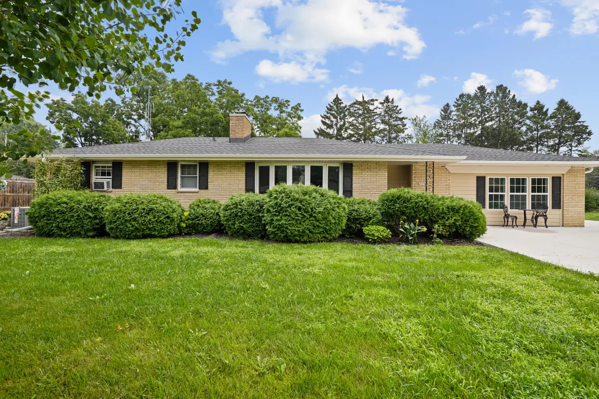 4223 Canterbury Ln, Mount Pleasant, WI 53403 - #1