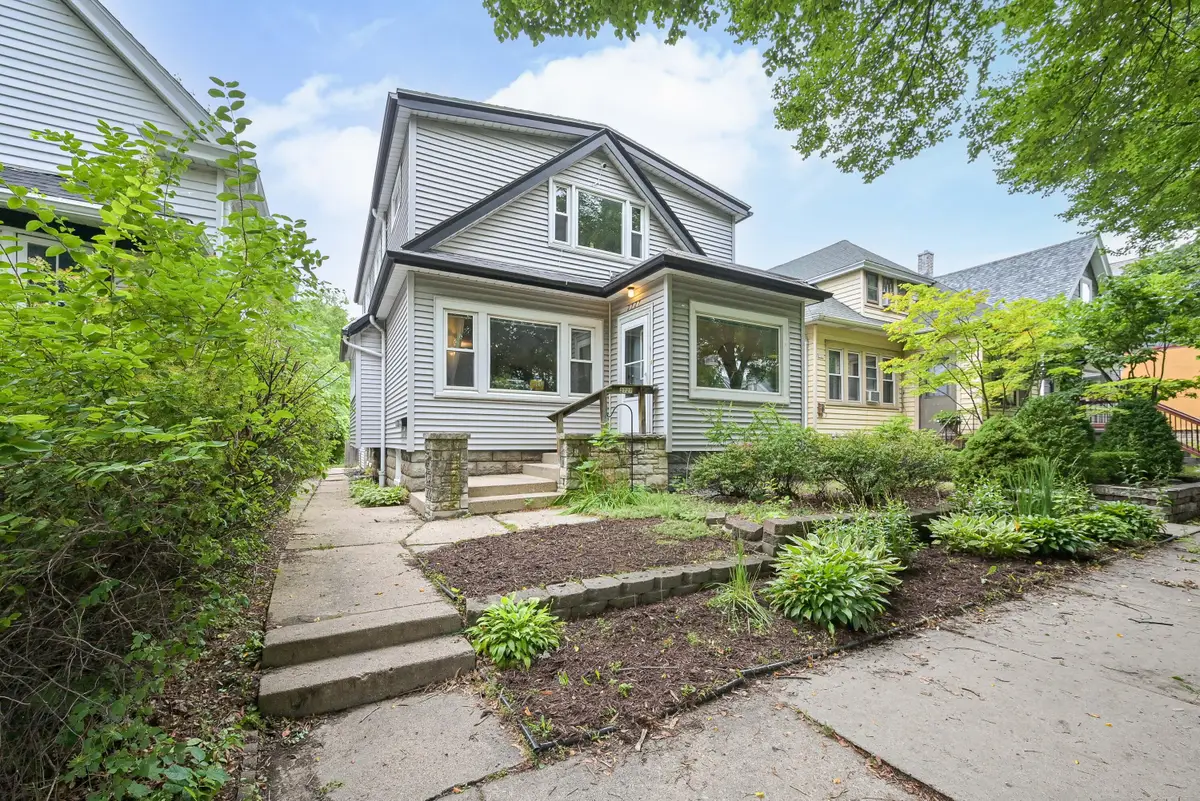 2727 S Austin St, Milwaukee, WI 53207 - #1