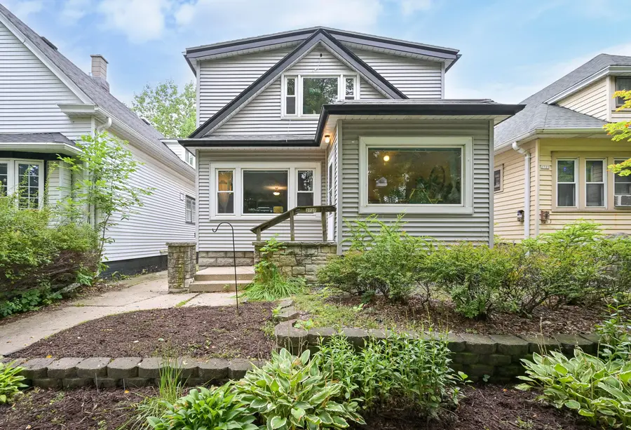 2727 S Austin St, Milwaukee, WI 53207 - #2