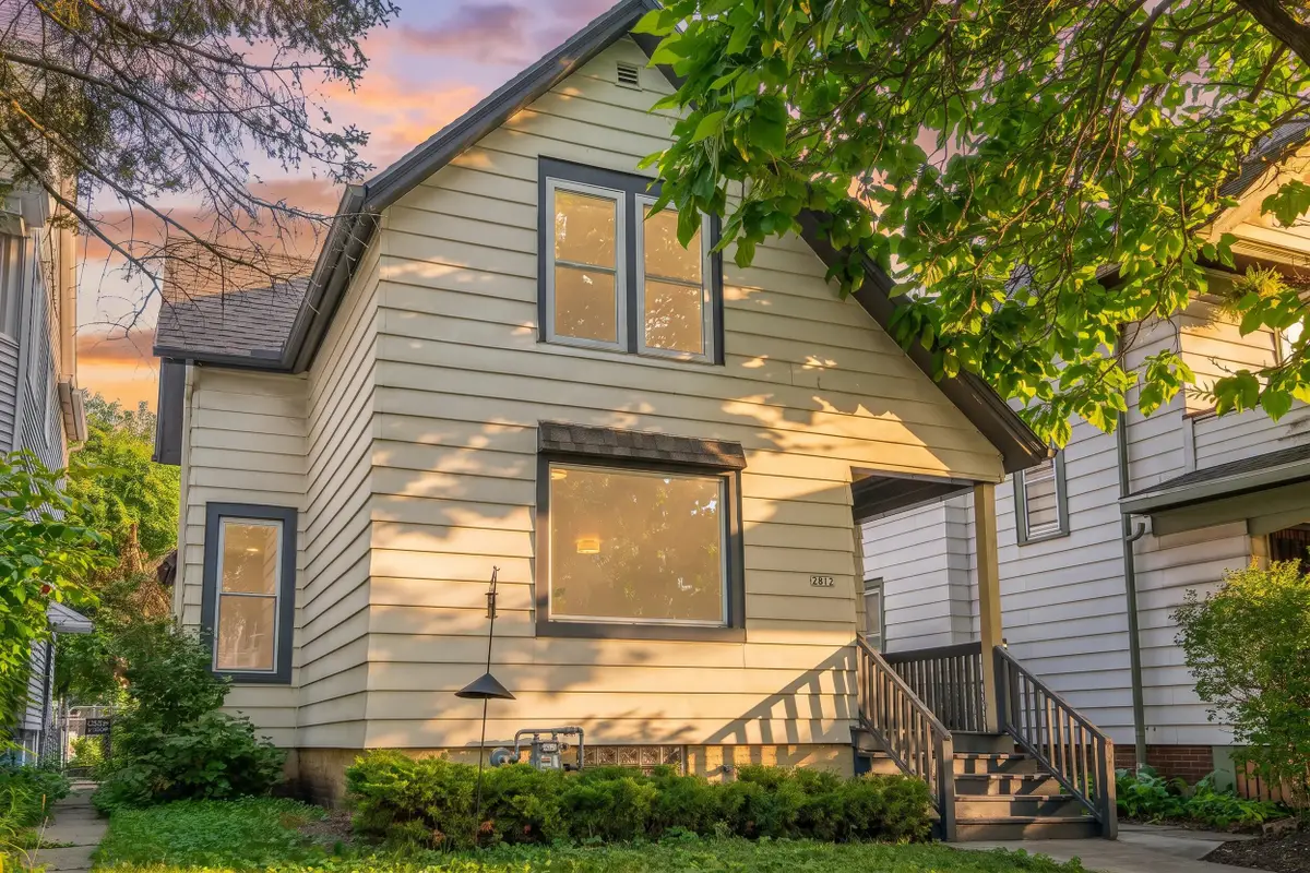 2812 N Pierce St, Milwaukee, WI 53212 - #1