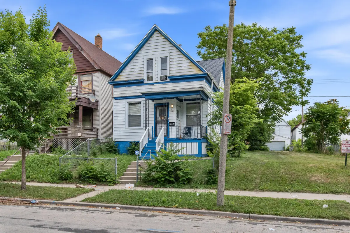 2848 N 19th St, Milwaukee, WI 53206 - #1