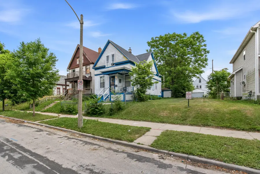 2848 N 19th St, Milwaukee, WI 53206 - #3