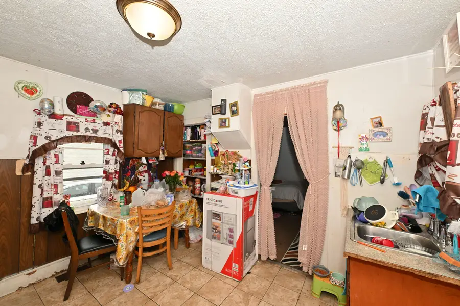 1538 S 9th St, Milwaukee, WI 53204 - #3