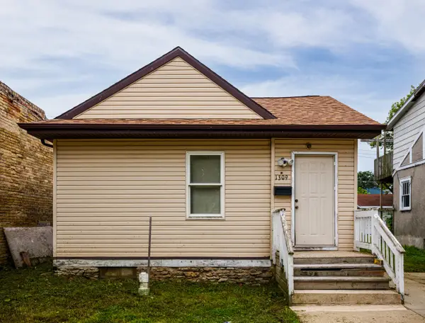 1309 Villa St, Racine, WI 53403