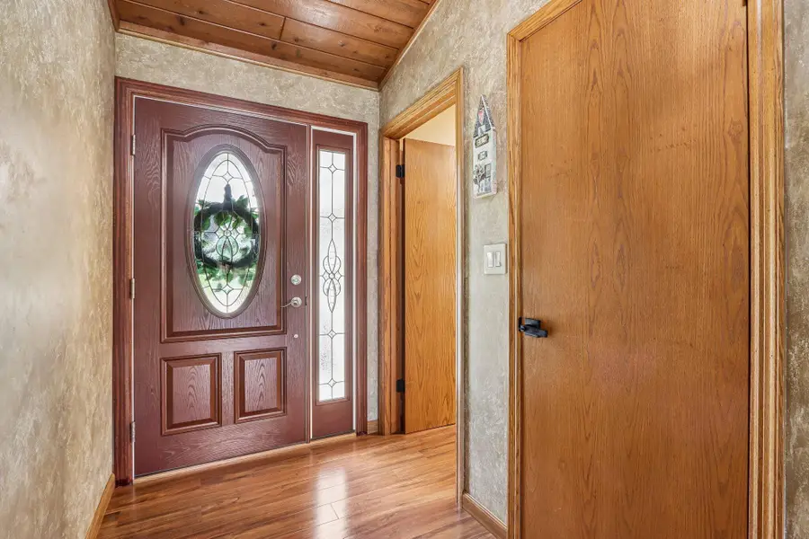 W235N6482 Outer Circle Dr, Sussex, WI 53089 - #3