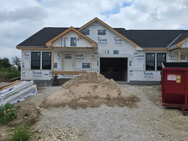 W219N16314 Jasmine Ct, Jackson, WI 53037
