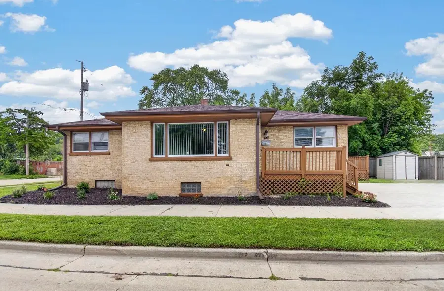 925 Lockwood Ave, Racine, WI 53403 - #2