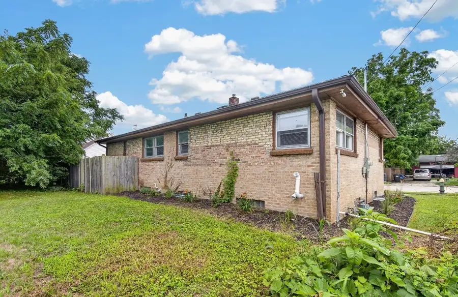 925 Lockwood Ave, Racine, WI 53403 - #3