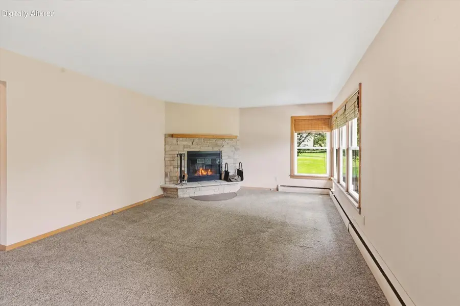 N68W15651 Chateau Dr, Menomonee Falls, WI 53051 - #3