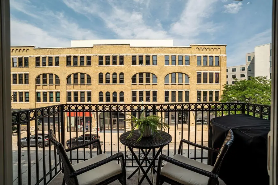 102 N Water St, Milwaukee, WI 53202 - #3