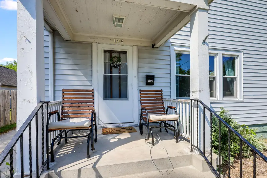 1606 Madison St, Manitowoc, WI 54220 - #3