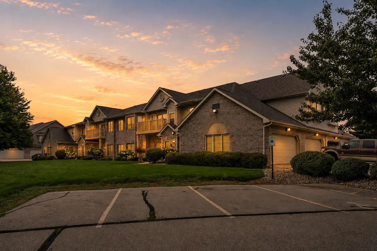 6631 Spring Hill Dr, Mount Pleasant, WI 53406 - #1