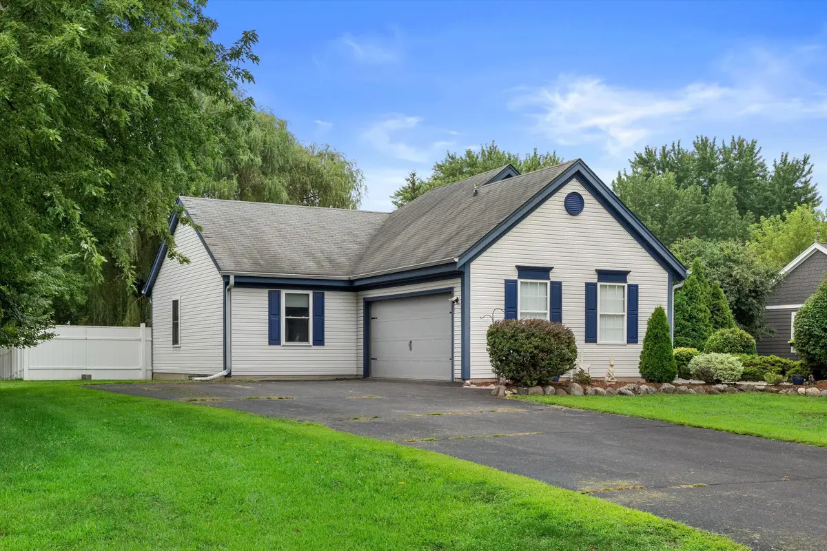 160 Cramer Ave, Dousman, WI 53118 - #1