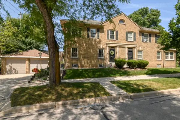 1614 E Kenmore Pl, Shorewood, WI 53211