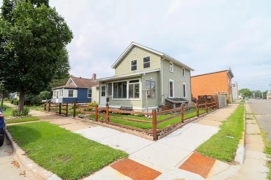 733 Caledonia St, La Crosse, WI 54603 - #2