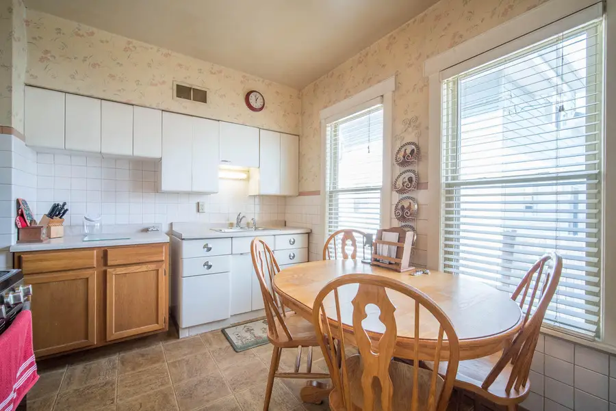 2172 S 84th St, West Allis, WI 53227 - #3