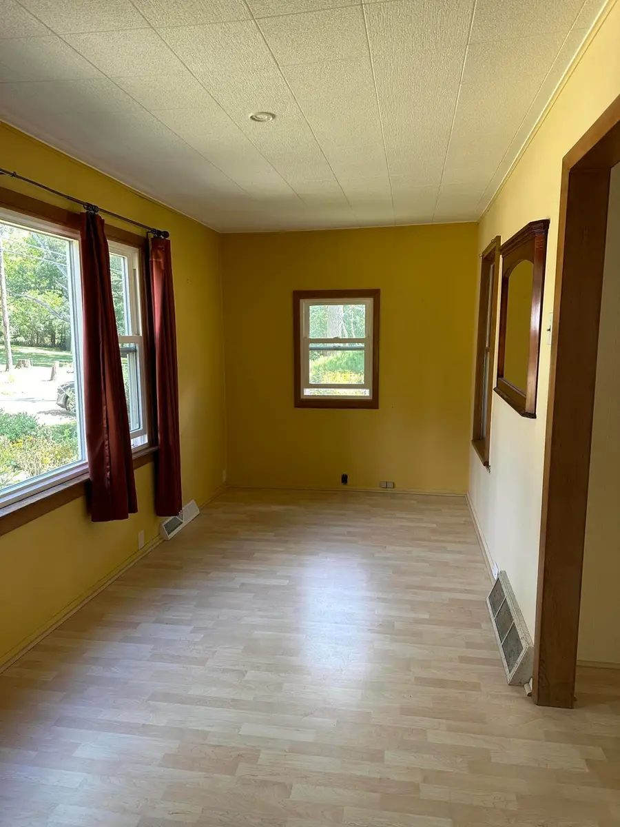 W5335 Wisconsin Dr, Sugar Creek, WI 53121 - #3