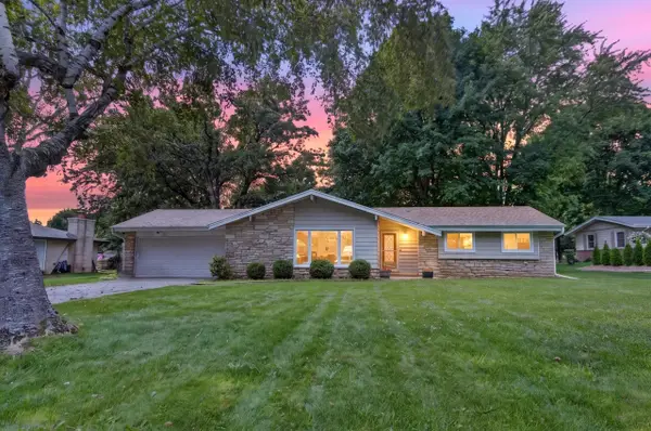 3830 Lakeview Dr, Mount Pleasant, WI 53403
