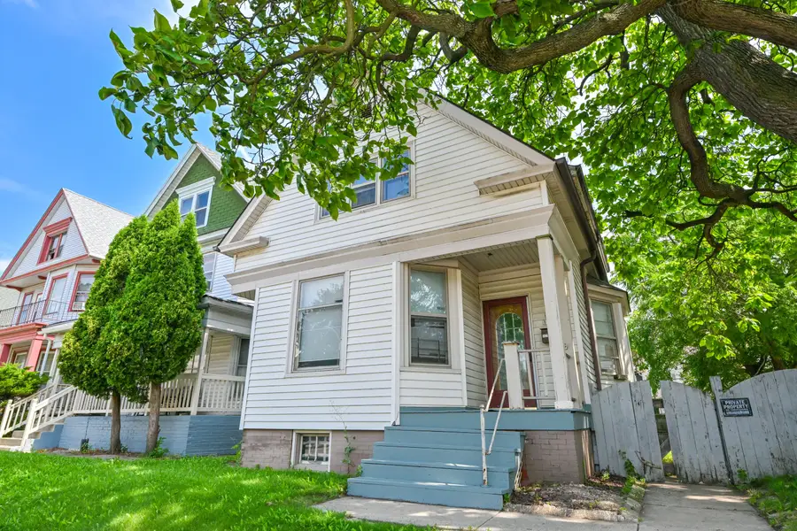1219 W Windlake Ave, Milwaukee, WI 53215 - #2