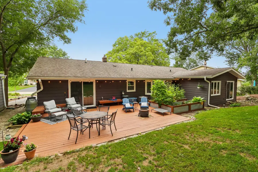 424 Hartwood Ln, Hartland, WI 53029 - #2