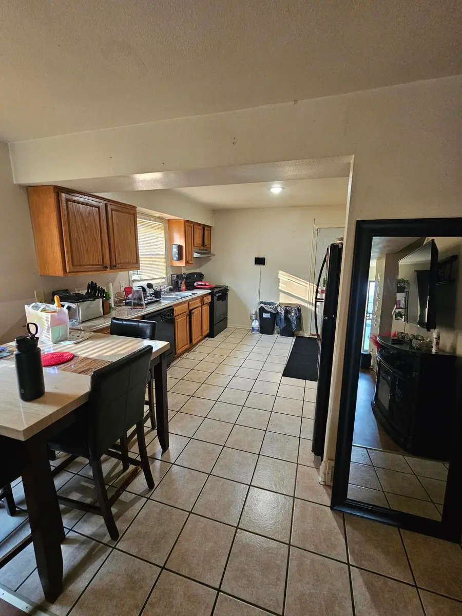 10434 W Kiehnau Ave, Milwaukee, WI 53224 - #2