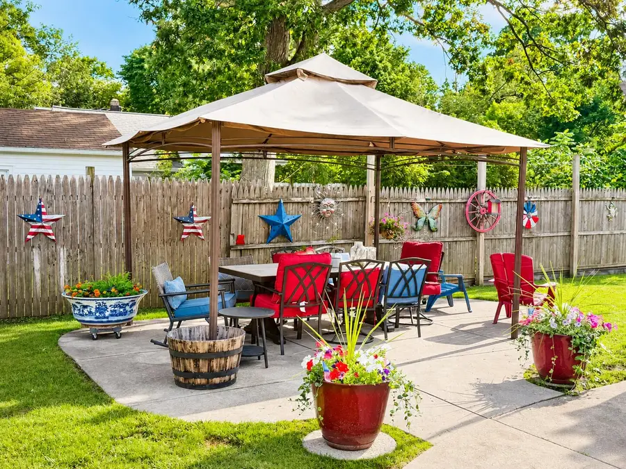 418 Blaine Ave, Racine, WI 53405 - #2