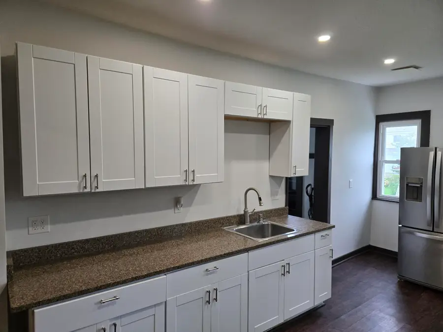 128 Hinman Ave, Waukesha, WI 53186 - #2