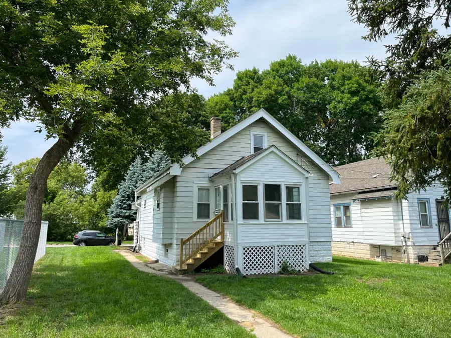 4556 N 29th St, Milwaukee, WI 53209 - #2
