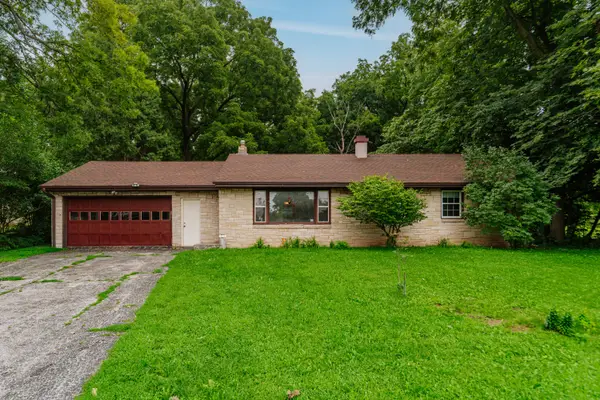 8601 Big Bend Rd, Waterford, WI 53185