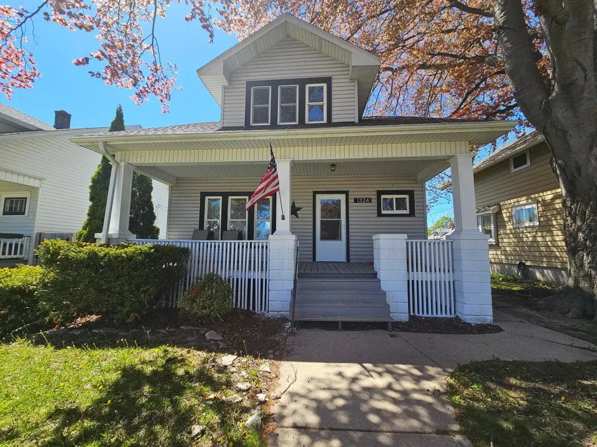 1324 Hayes Ave, Racine, WI 53405 - #1